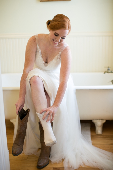 olympia's valley wedding, country wedding, wine country wedding, barn wedding, sonoma county wedding photographer, sonoma county wedding, olympia's valley, jennifer bagwell photography, cowboy wedding boots